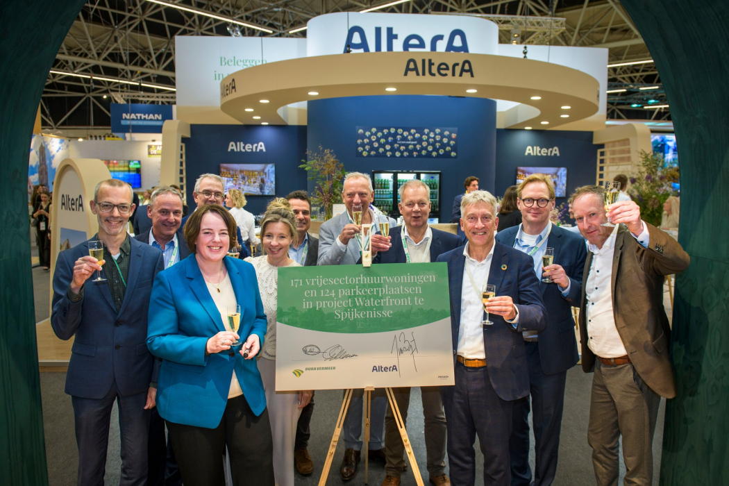 Feestelijke overdracht op de Provada