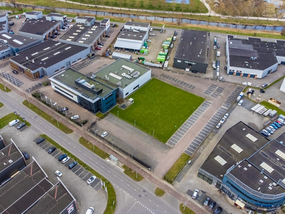 Bedrijfscomplex aan de Toermalijnring 600 in Dordrecht
