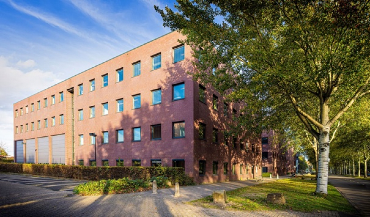 Kantoorpand aan de Naritaweg 142 in Amsterdam Sloterdijk