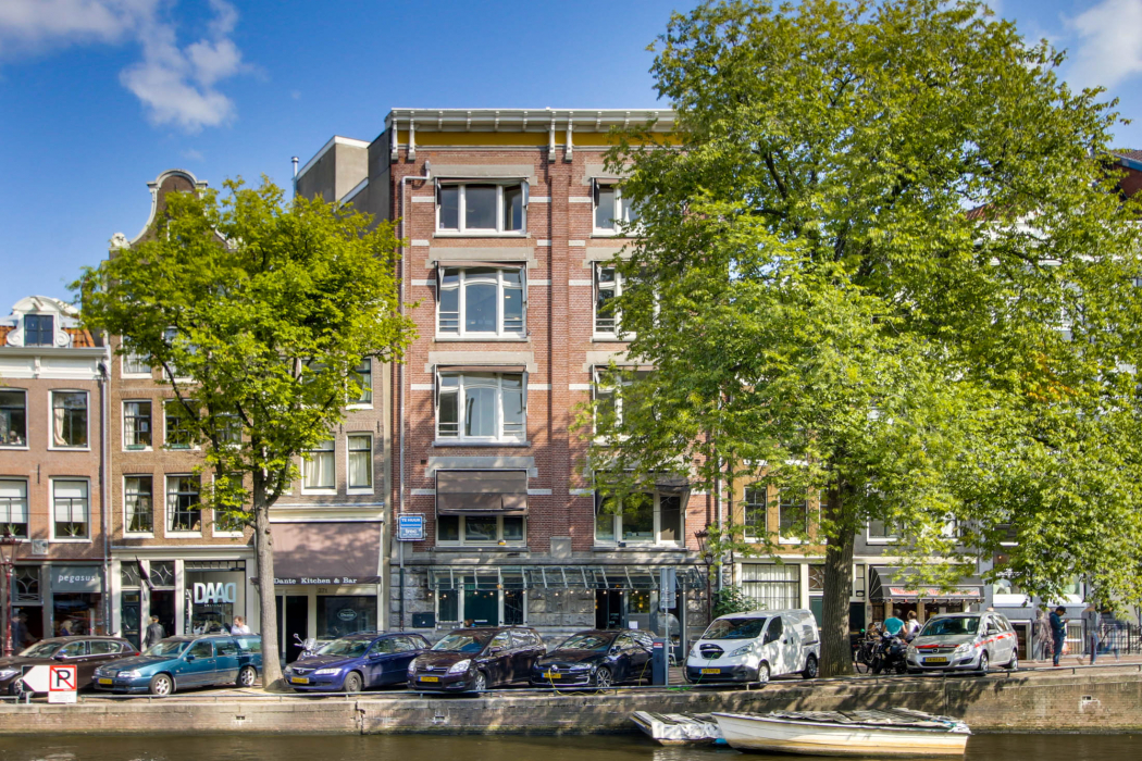Kantoorgebouw aan de Singel 373 in Amsterdam