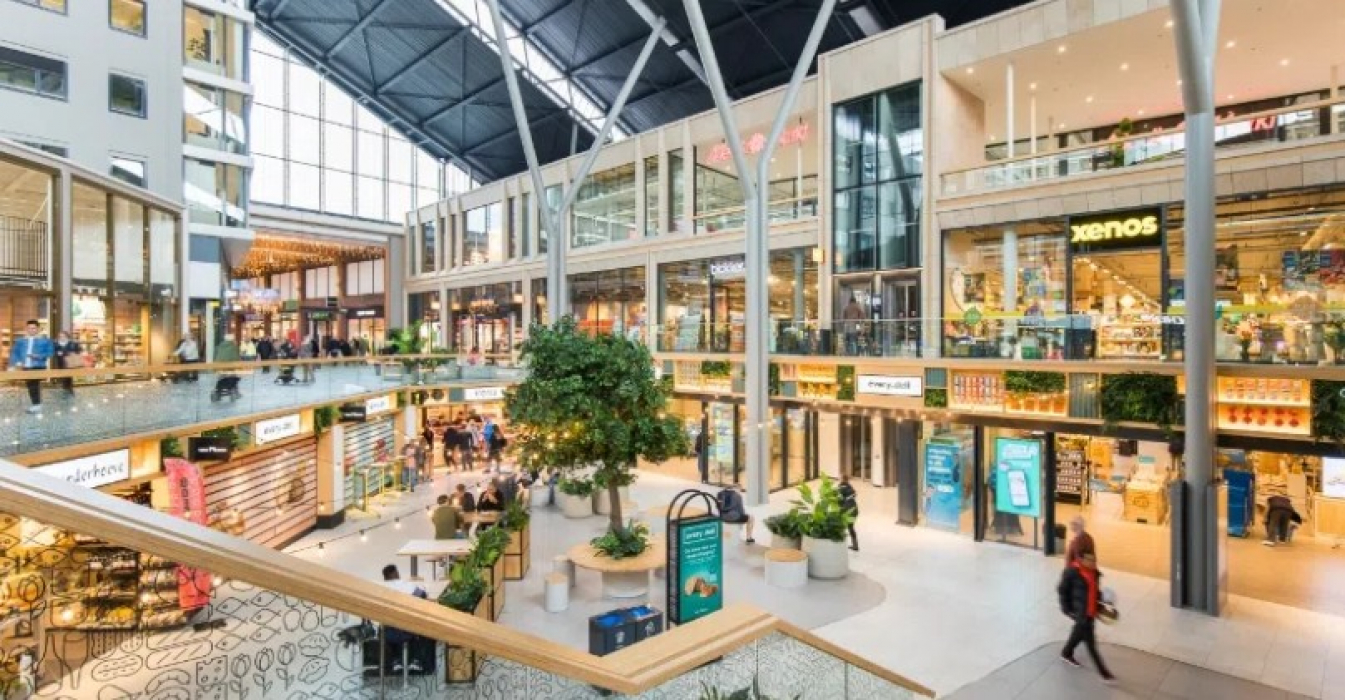 Voormalige Blokkerwinkel aan de Burgemeester van Stamplei 274 te Hoofddorp