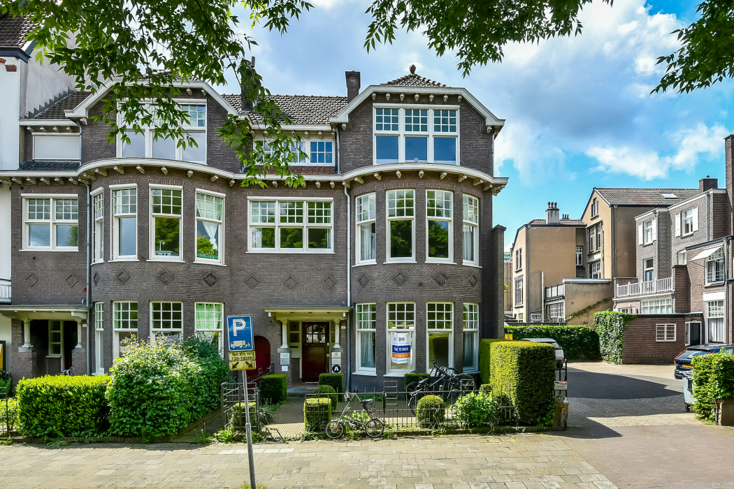 Kantoorvilla aan De La Reijstraat 2 in Arnhem