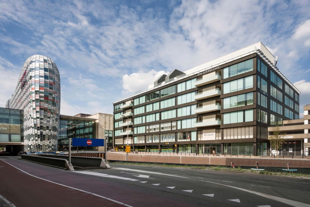 Kantoorgebouw De Utrecht aan de Rijnkade 5 in Utrecht