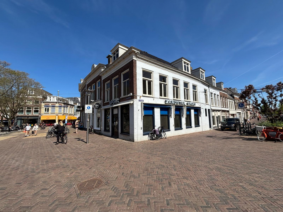 Schaapmarktplein 2 te Sneek
