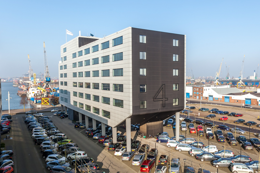 Dockworks IV aan de Waalhaven Oostzijde 77 in Rotterdam