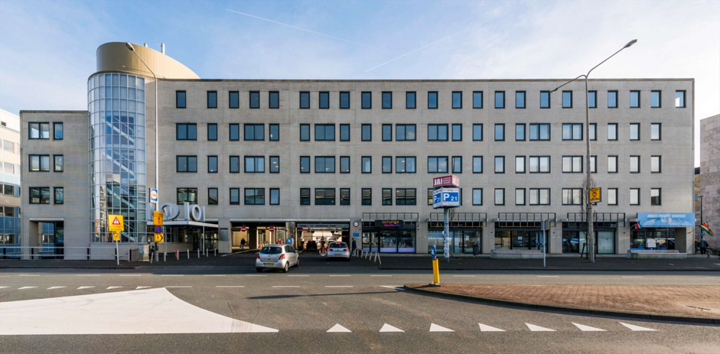 Voormalig kantoorpand aan de Blijmerdreef te Amsterdam Zuidoost