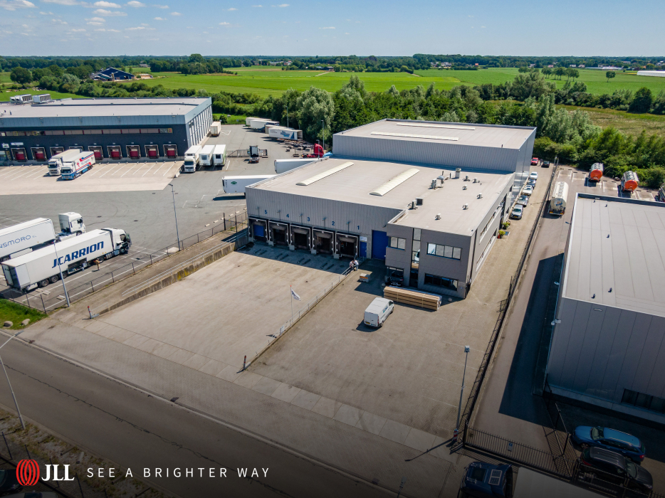 Logistiek bedrijfscomplex aan de Hazeldonk 6802 in Breda