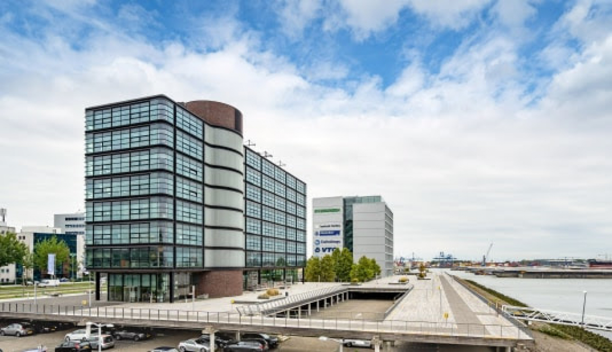 Kantoorgebouw Port City III