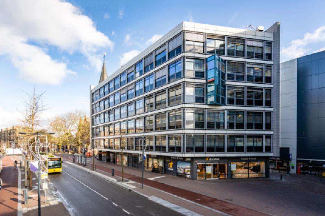kantoorgebouw Jacob aan de St. Jacobstraat 121-135 in Utrecht