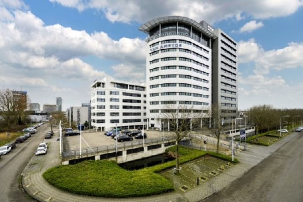 SQM kantoorgebouw aan de Einsteinlaan 2-30 in Rijswijk