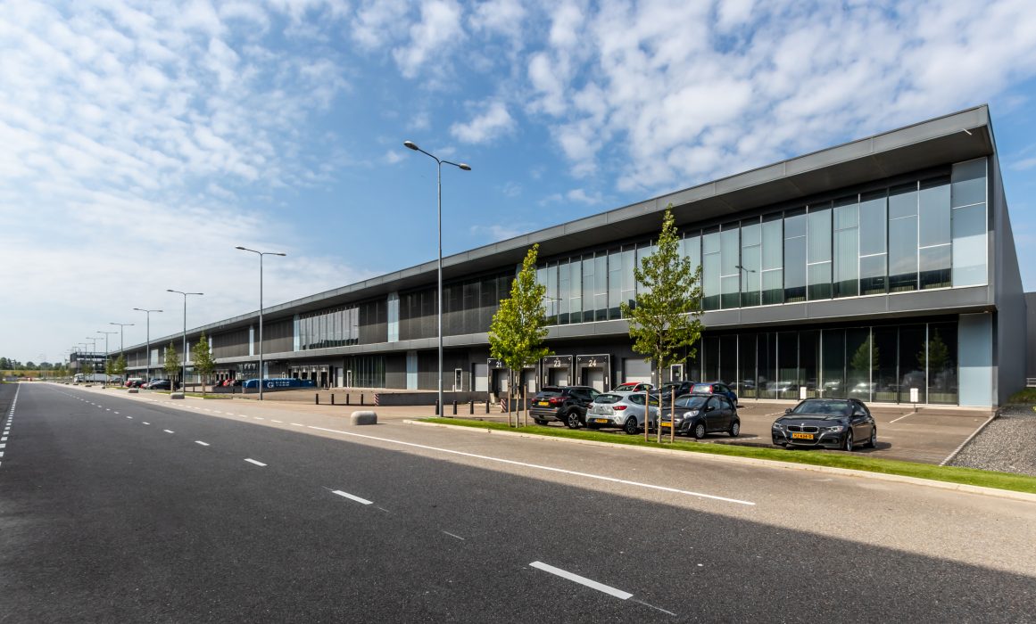 SEGRO verhuurt logistiek aan Humble Group en Remiro Freight Services nabij Schiphol