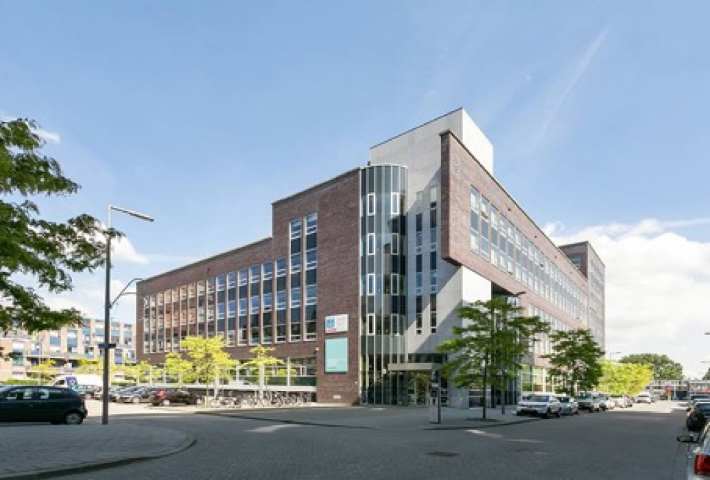 Kantoorgebouw Inspiratis I aan de Dynamostraat 18-22 in Rotterdam