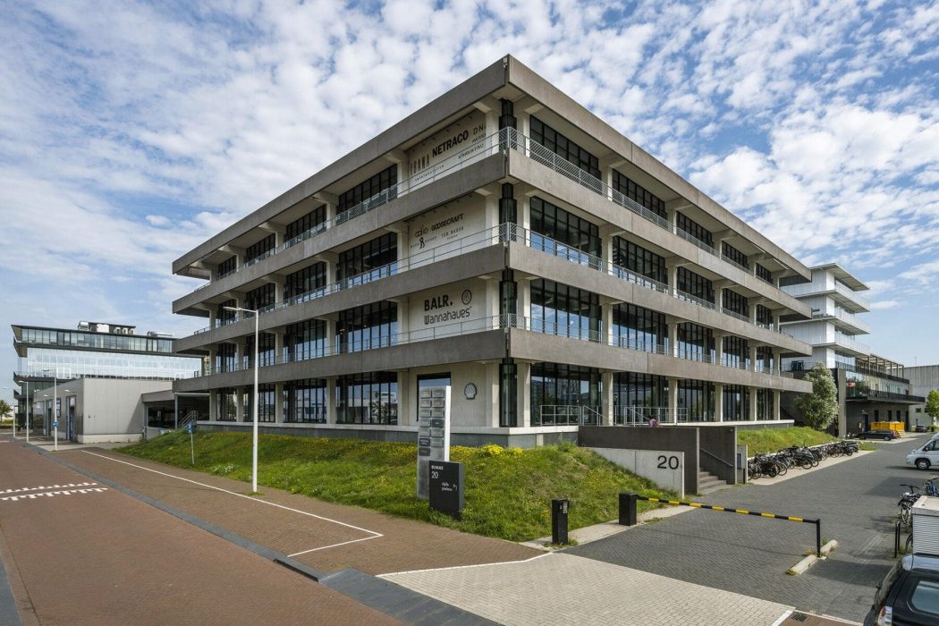 Kantoorgebouw aan de Rigakade 20 in Amsterdam | ©Paul Starink