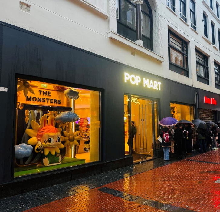 POP MART opent S-level store aan de Nieuwendijk in Amsterdam