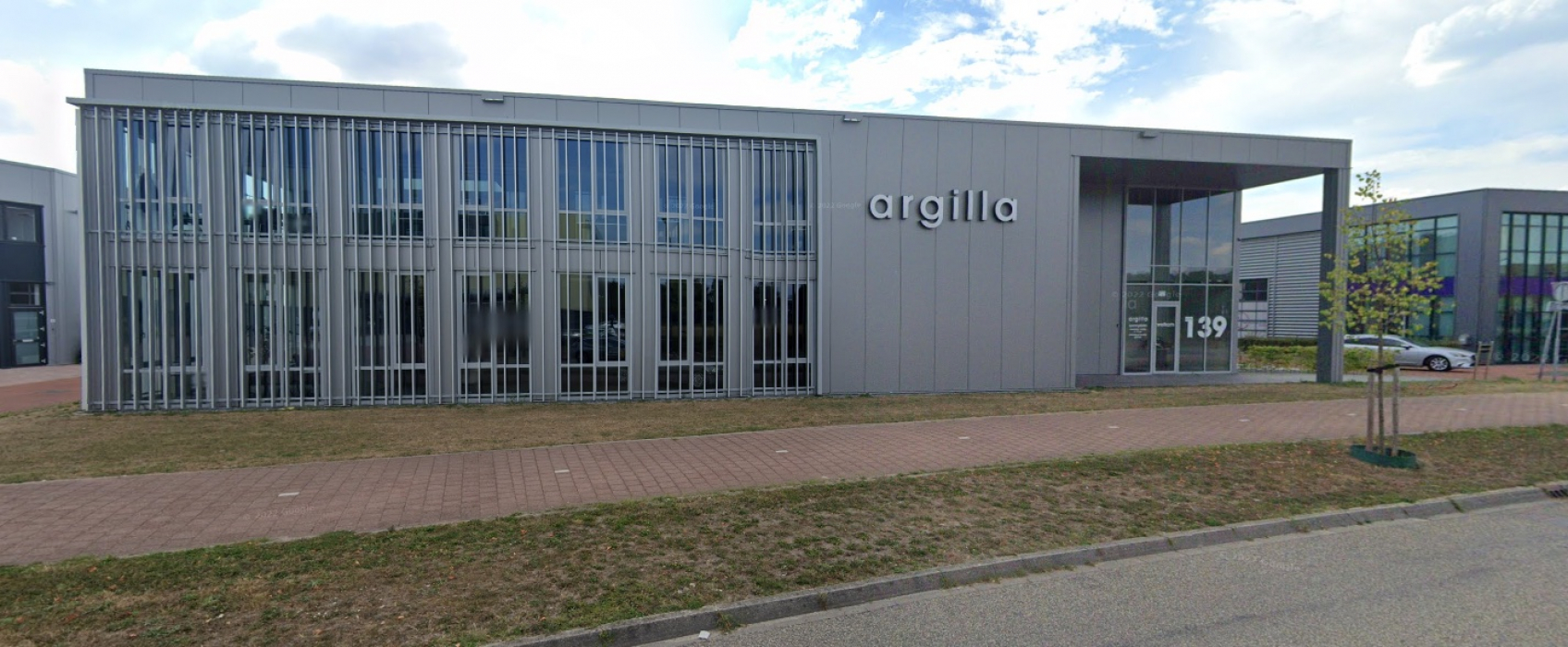 Bedrijfscomplex aan Delta 139 in Arnhem