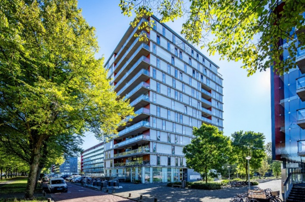 Het appartementencomplex aan de Osdorper Ban in Amsterdam Osdorp