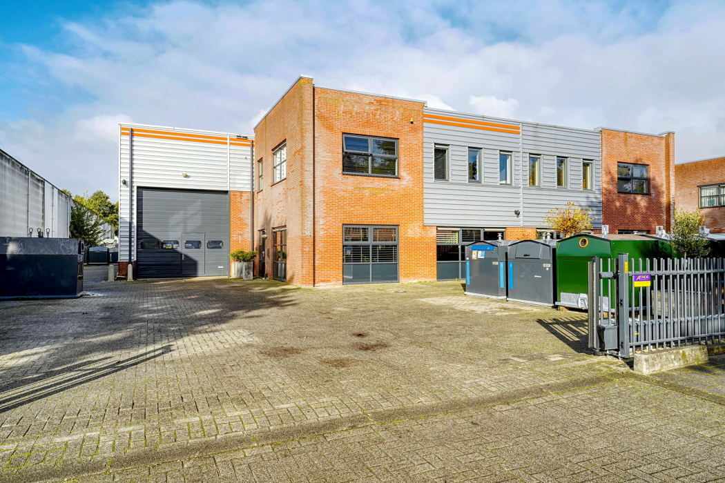 Luzernestraat 16 te Nieuw-Vennep