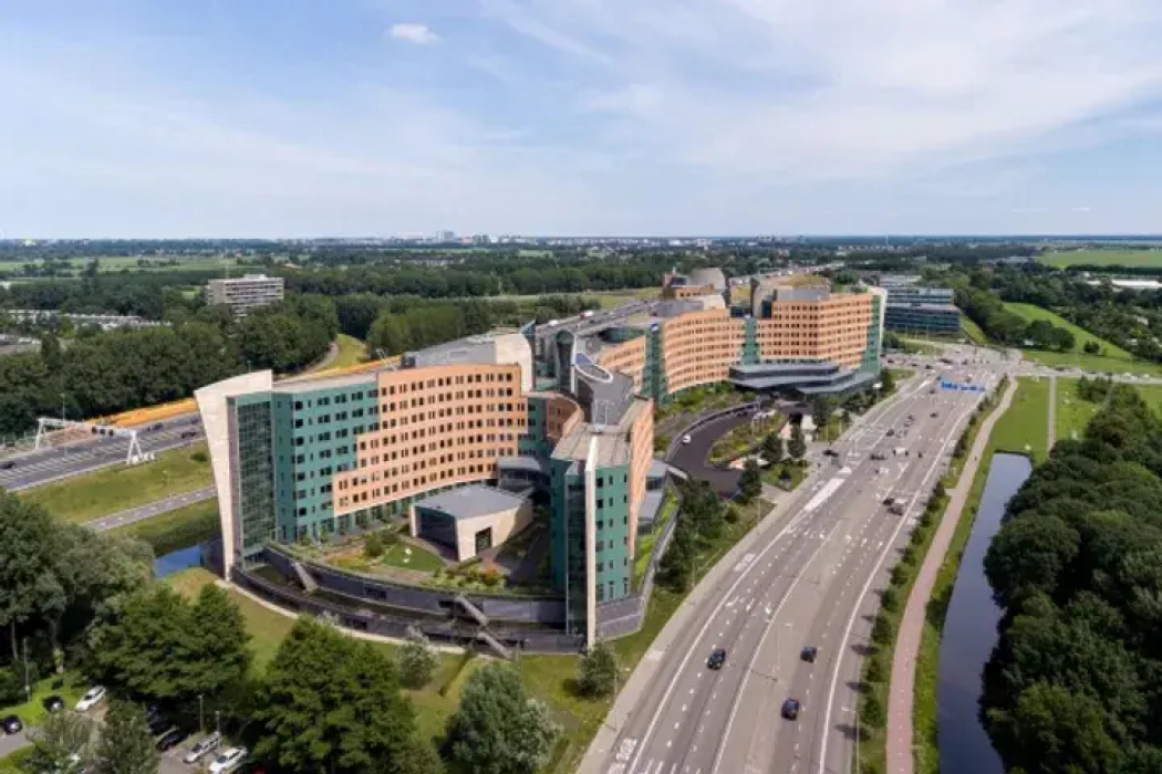 Laan van Langerhuize 9-11 in Amstelveen