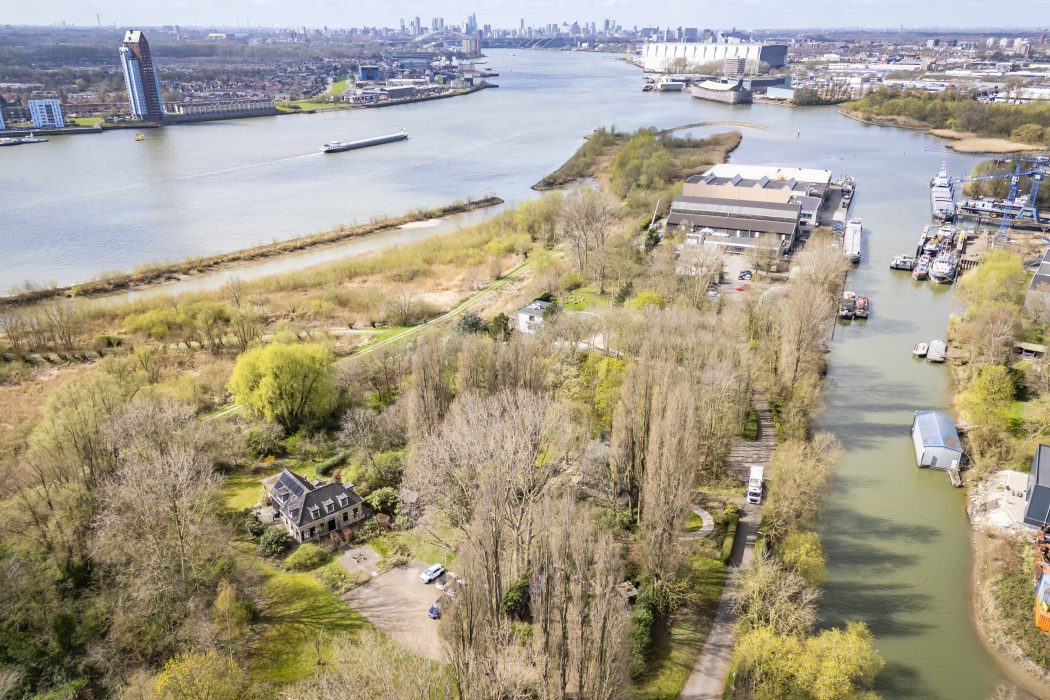 Historisch eiland nabij Rotterdam