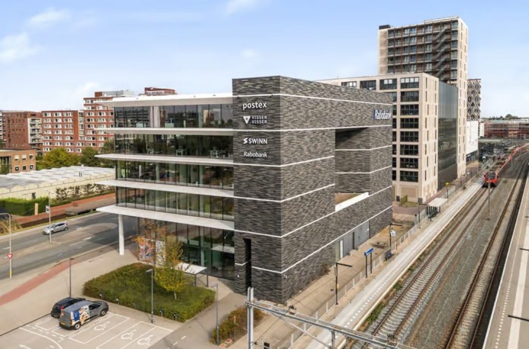 Burgland en Brandenburg kopen Rabobankkantoor Gouda; plan voor 240 woningen blijft staan