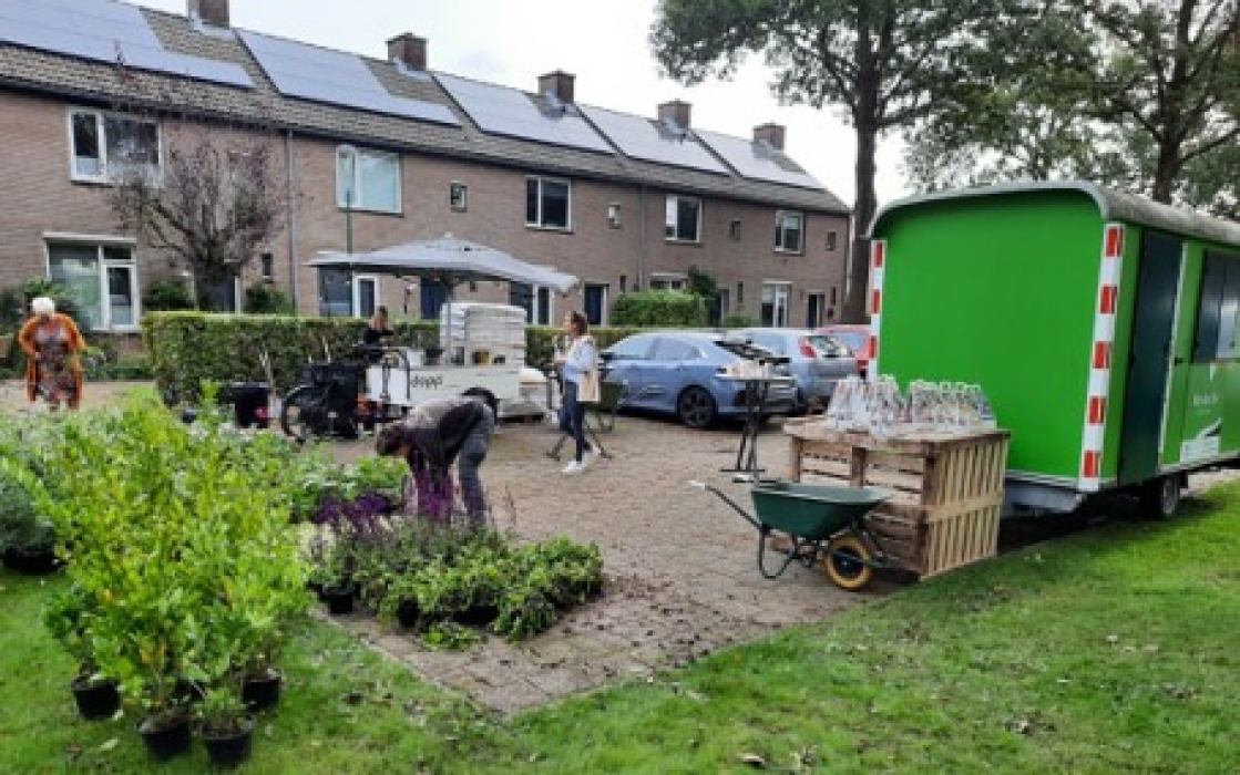 Plantjesdag ter versterking van de biodiversiteit in de wijk