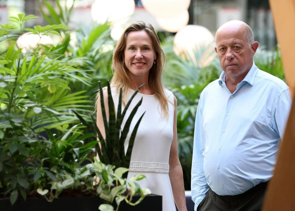 Vastgoedvrouw Madelon van der Tol met scheidend Annexum-oprichter Huib Boissevain