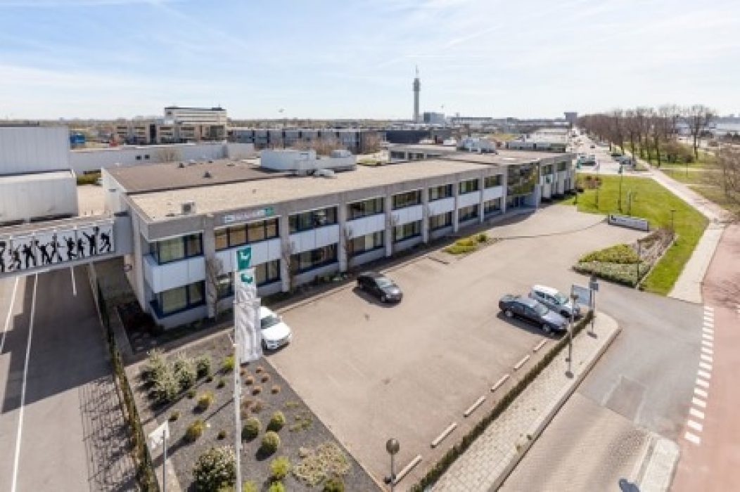 Bedrijfsgebouw aan de Waarderweg 40 in Haarlem