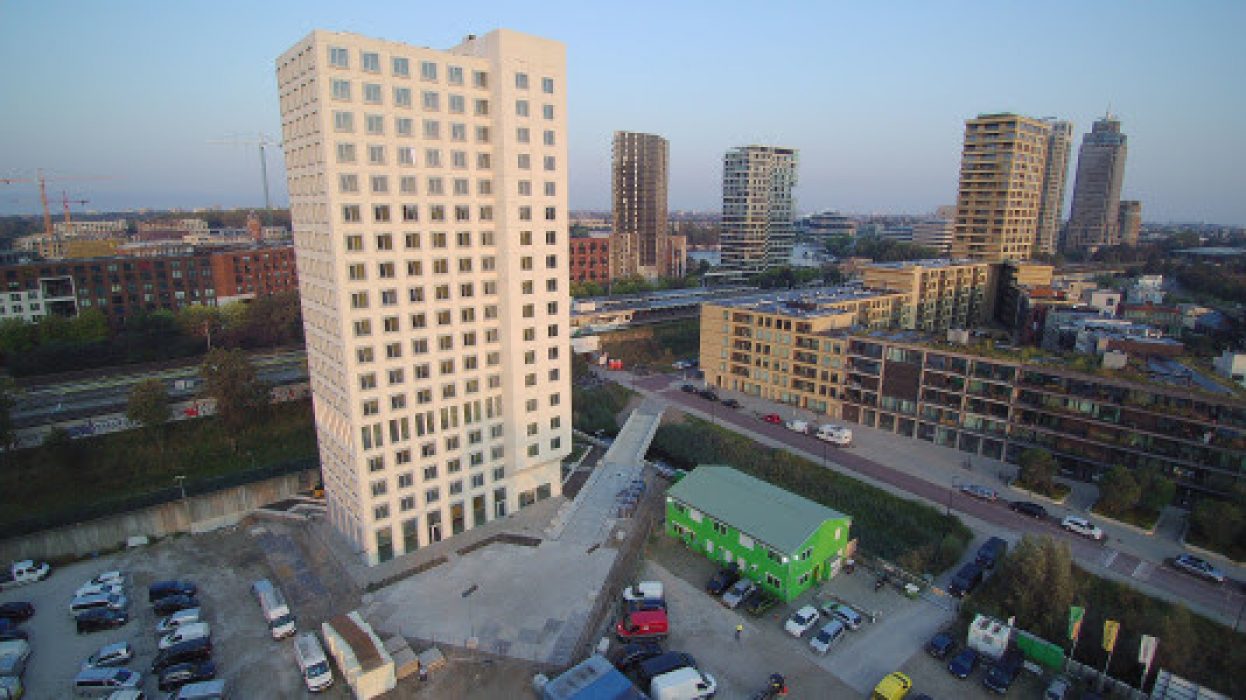 The Jay aan de Meerluchtlaan in het Bajeskwartier te Amsterdam