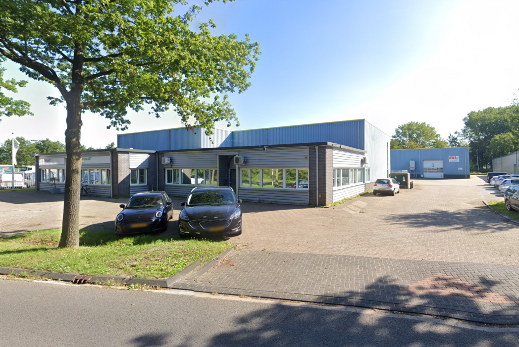 Bedrijfspand aan De Kletten te Drachten