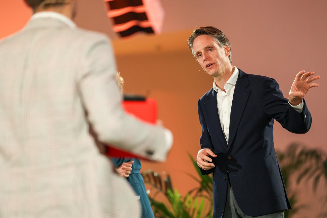 Onno Dwars tijdens het Congres Dutch Green Building Week van DGBC op 30 september 2025