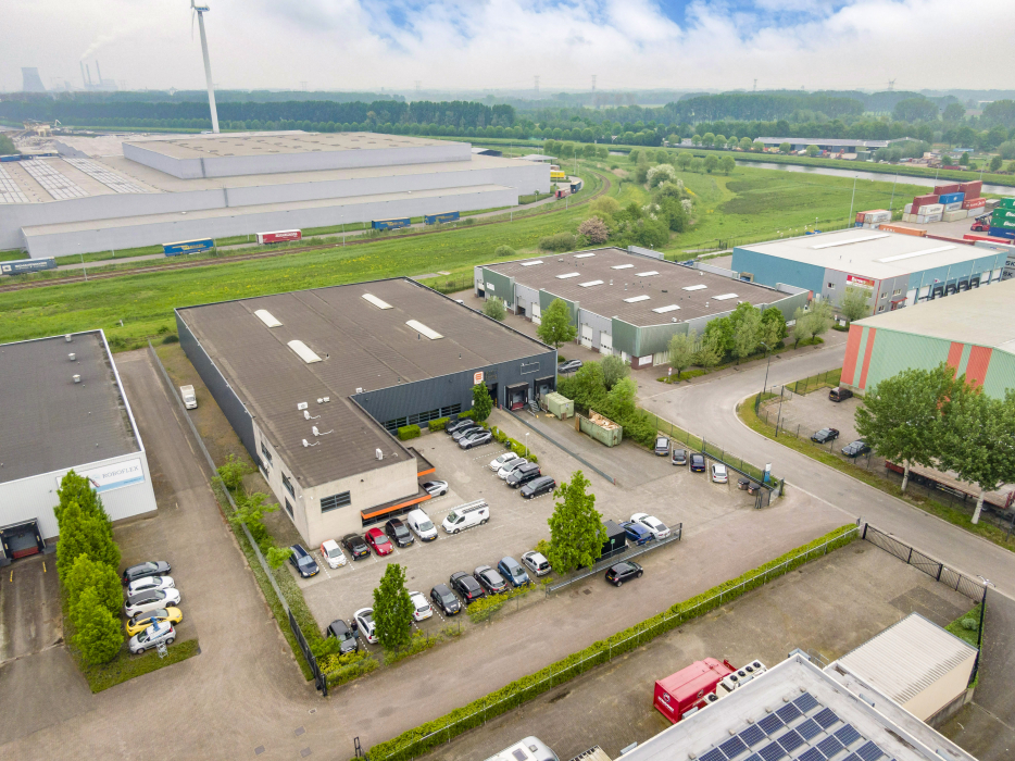 Bedrijfsobject aan de Visserijweg 2 in Oosterhout