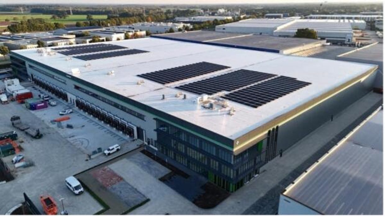 Het nieuwe distributiecentrum aan de Ambachtstraat 40-42 in Venray