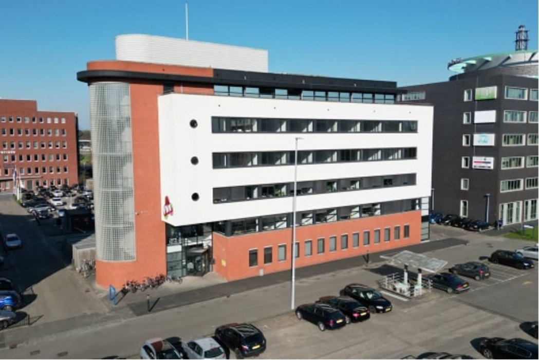 Kantoorgebouw aan Leonard Springerlaan 27 in Groningen