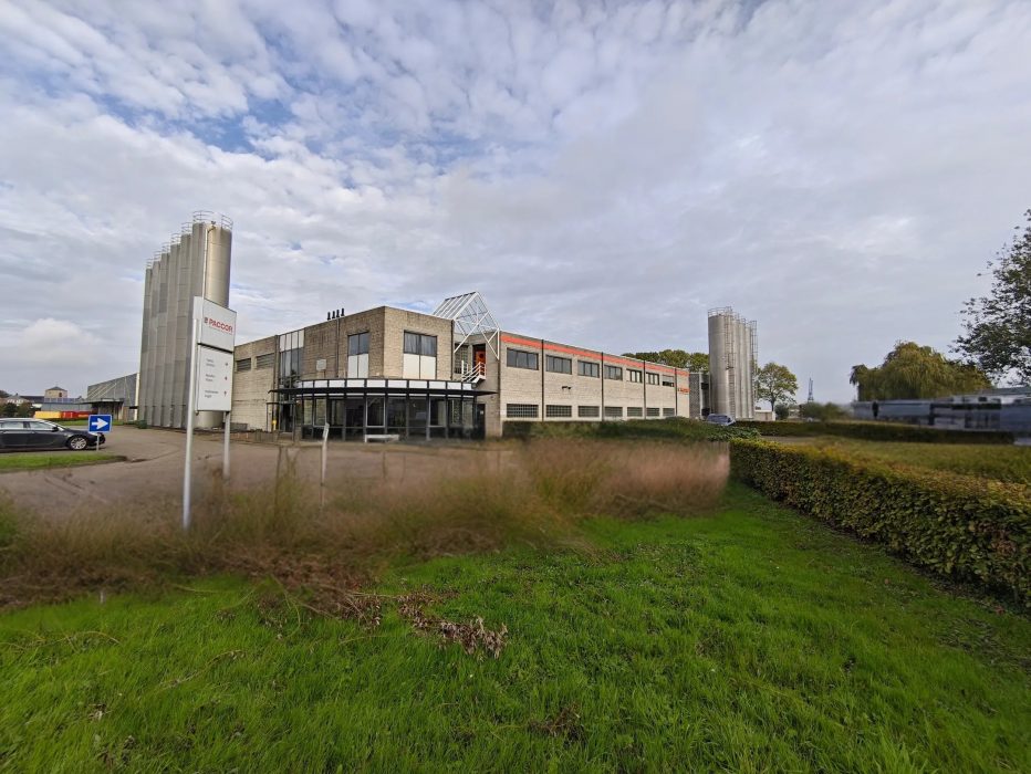 Van Krimpen koopt bedrijfscomplex in Standdaarbuiten