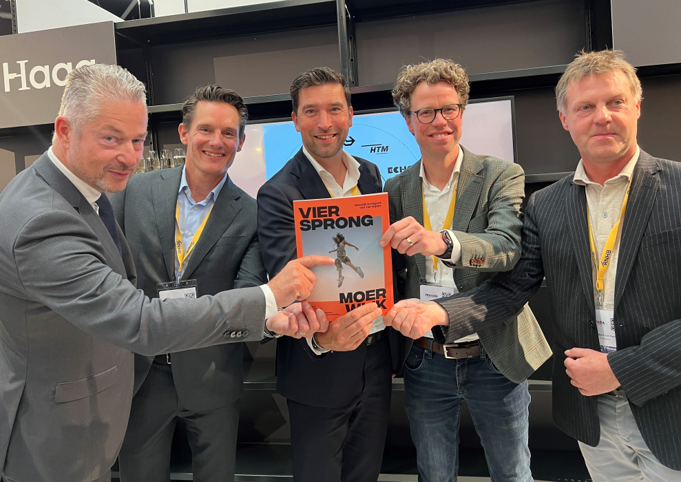 Vlnr Michel Zaadhof, Robert Steenbrugge, Robert van Asten, Martijn Balster en Gijsbert van Herk