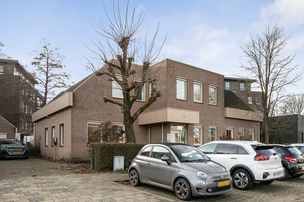 Kantoorgebouw aan de Symfonielaan 20-22 in Nieuwegein