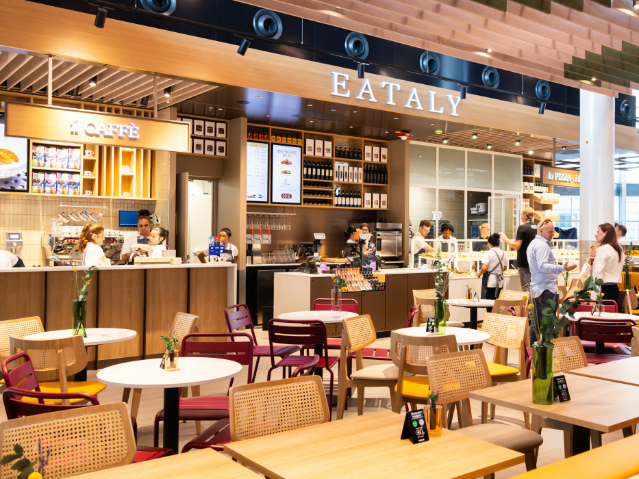 Eataly, het internationaal bekende Italiaanse foodconcept, heeft zijn eerste Nederlandse op Luchthaven Amsterdam Schiphol.