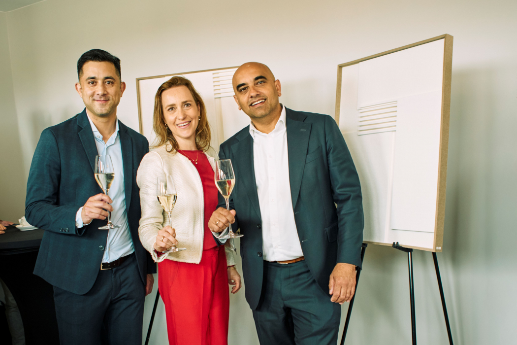V.l.n.r.: Alexander Scholtes (wethouder Amsterdam), Heleen Aarts (CEO Amvest), Brahim Abid (voorzitter bestuur Amsterdam Noord).