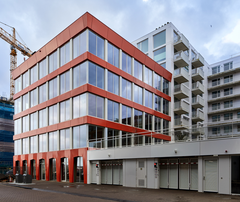 De Naut (onderdeel van Nautisch NDSM) aan de Werfstraat 350-358 in Amsterdam-Noord