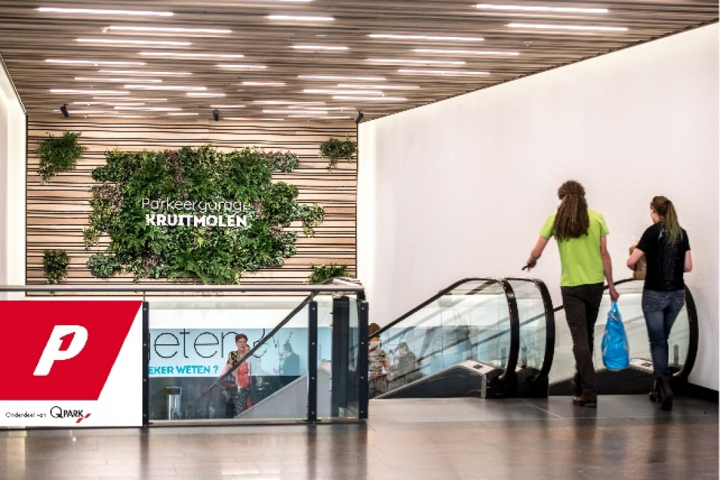 Parkeergarage Kruitmolen in winkelcentrum Het Rond te Houten