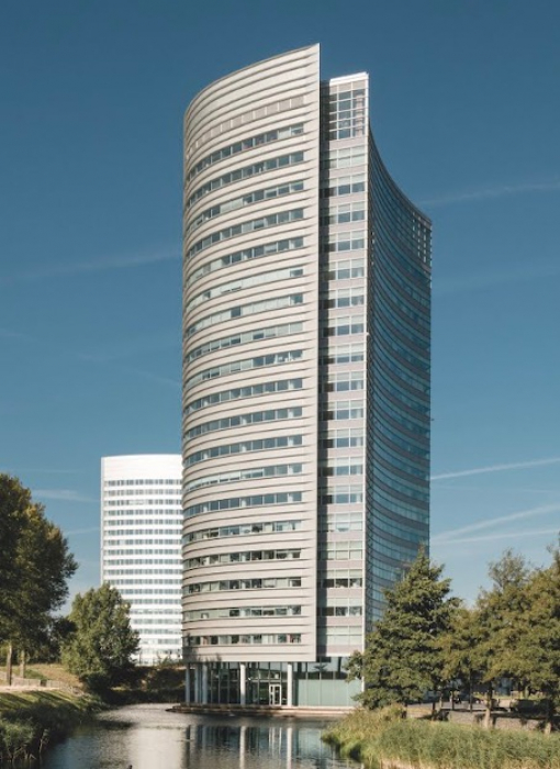 Zuidtoren aan de Taurusavenue 1-41 in Hoofddorp