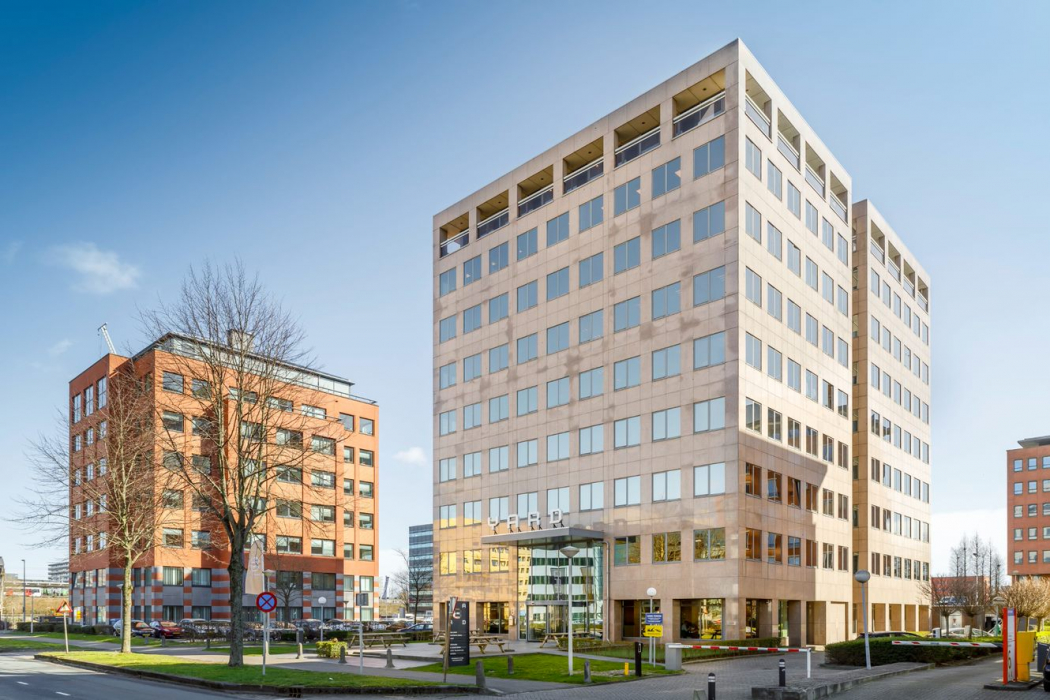Kantoorgebouw The Yard aan de Karspeldreef 8 in Amsterdam