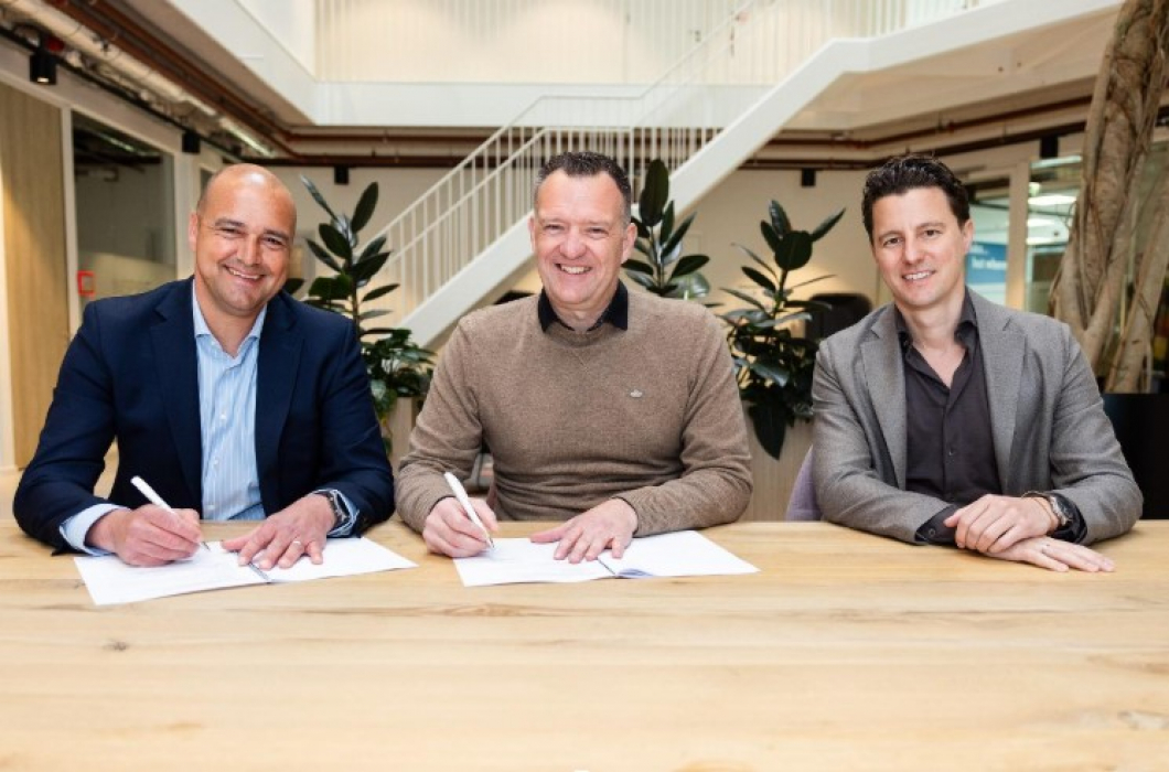 Ondertekening huurcontract Saltwater Engineering
