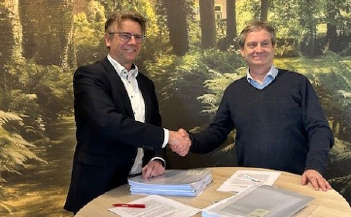 (links) Jaap van Engelshoven (Adjunct-directeur AM Zuidwest) en Ronald van de Ven (Algemeen Directeur Voergroep Zuid)