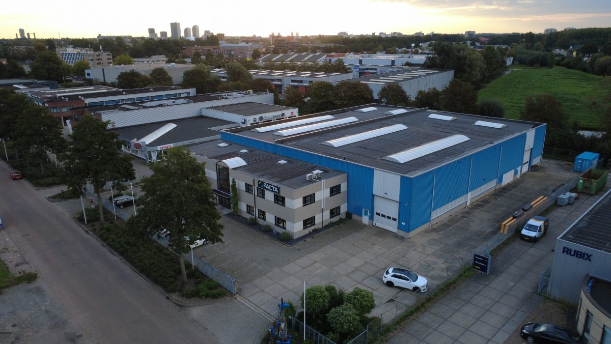 Edisonweg 11-13 in Spijkenisse