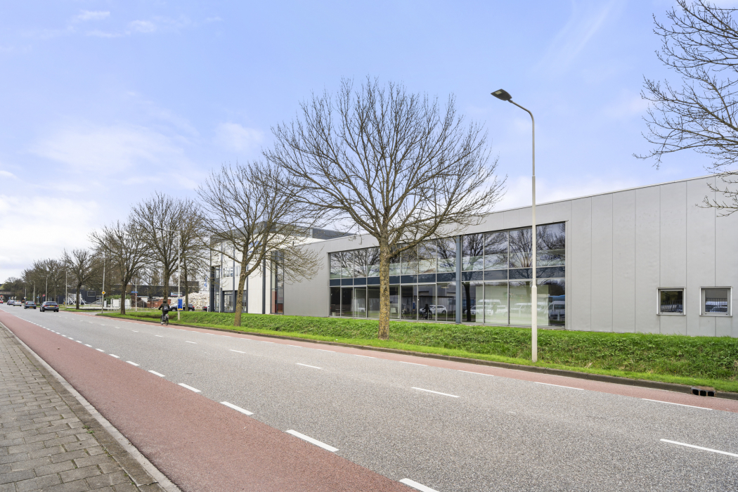 Bedrijfscomplex aan Cruquiusweg 6-8 in Arnhem