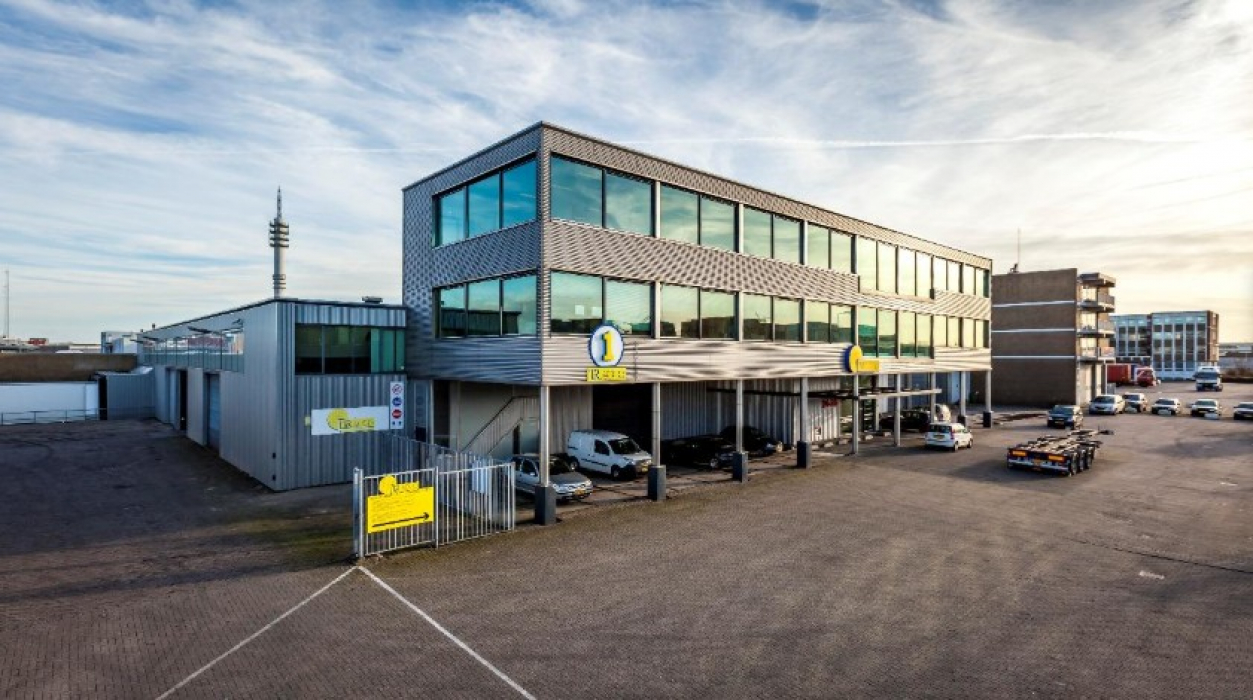 Smirnoffweg 22-24 te Rotterdam