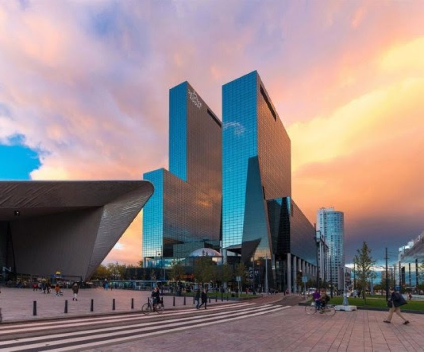 Delftse Poort aan de Weena in Rotterdam